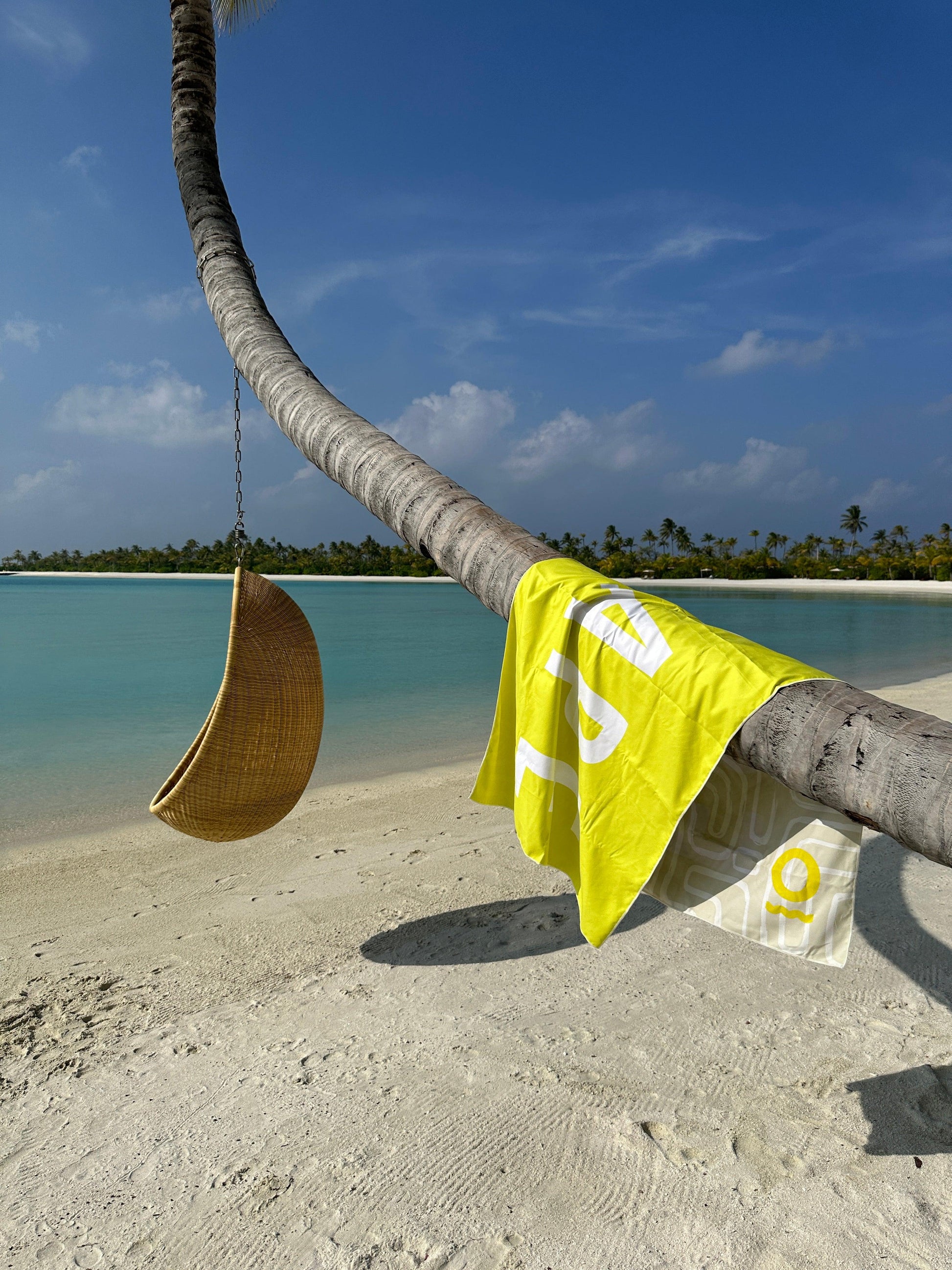 Microfiber Beach Towel - Tropic Labs